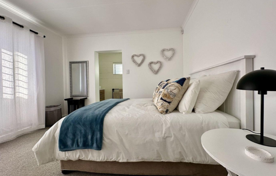 5 Bedroom Property for Sale in Fraaiuitsig Western Cape